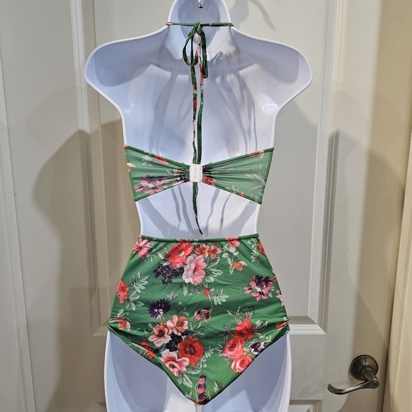 Motel Rocks ✦ Vintage Tropical Floral Bikini Set ✦ Push-Up Halter Top High-Waist - Picture 9 of 17
